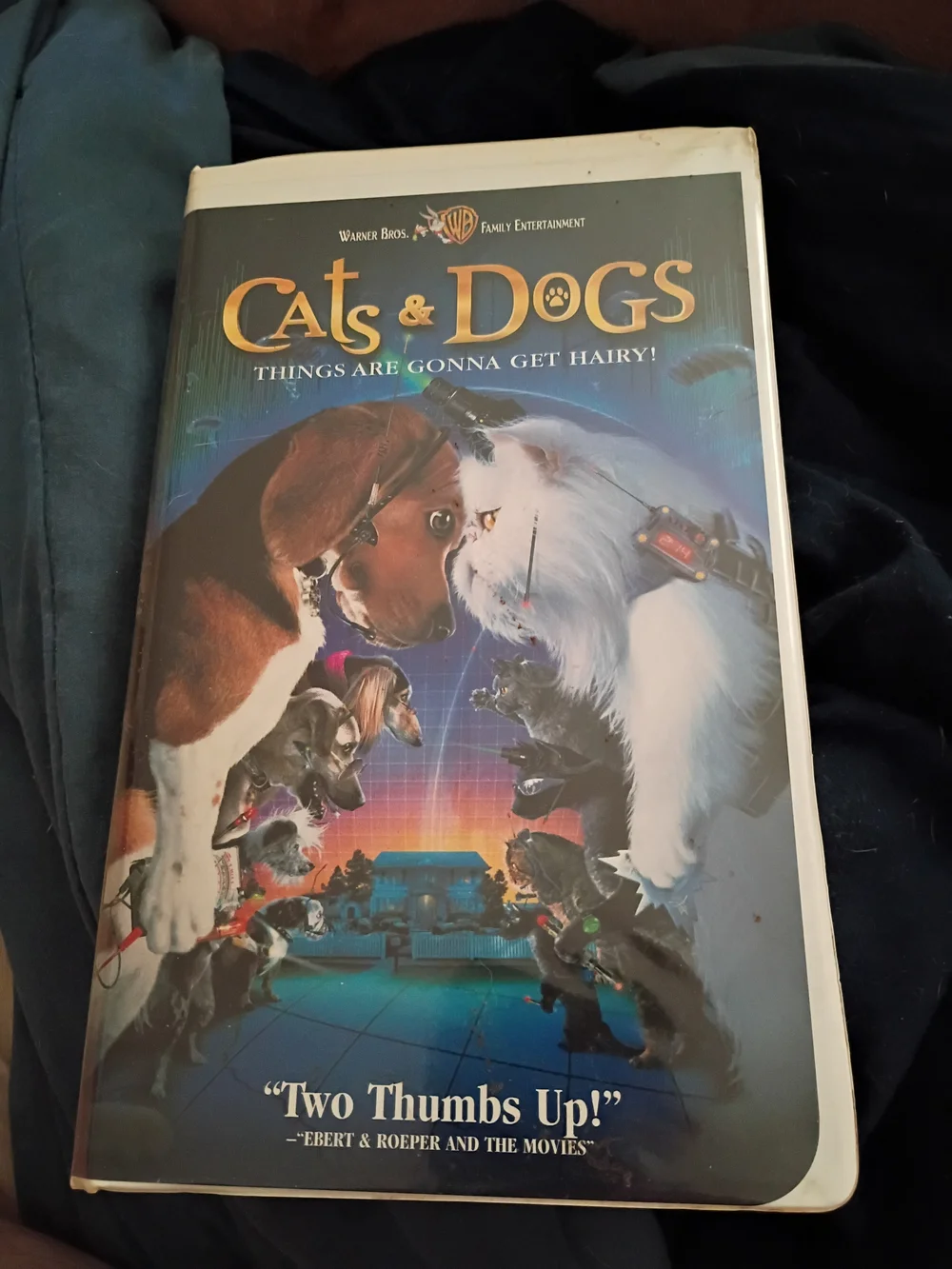 Cats & Dogs Movie VHS - Warner Bros. (White)